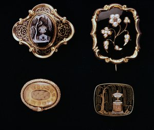 Mourning Jewels, Mid-Victorian Brooches Set in Gold by English School